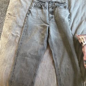 Gray high-waisted mom jeans
